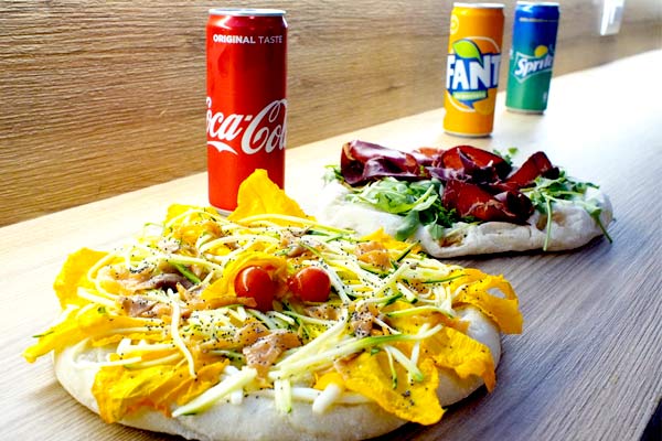Un-Altra-Pasta-Promo-Menu-Goloso-Ogni-due-Pinse-avrai-in-omaggio-una-bibita-o-acqua-a-scelta-e-caffe